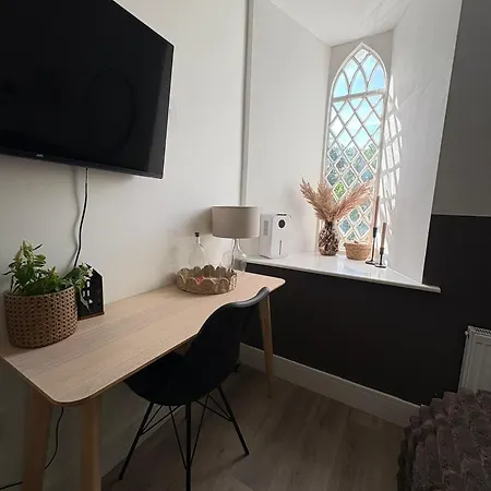 بيت ضيافة The School Moyard