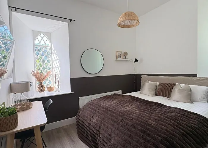 The School 3* Moyard